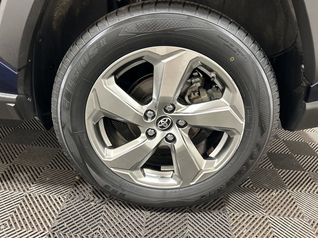 Used 2019 Toyota RAV4 Limited AWD/4WD image 36