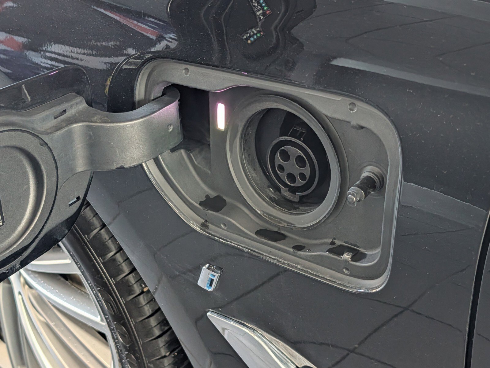 Used 2018 BMW 530e xDrive w/ Premium Package 2 image 10