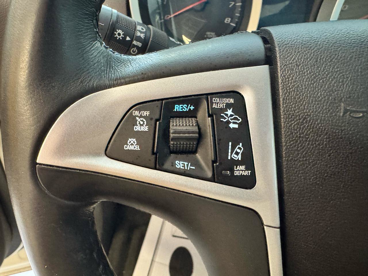 Used 2015 Chevrolet Equinox LTZ FWD image 13