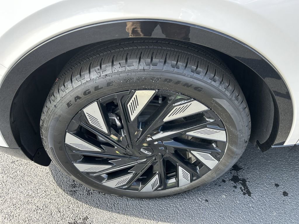 New 2026 Lincoln Nautilus Reserve AWD/4WD image 16