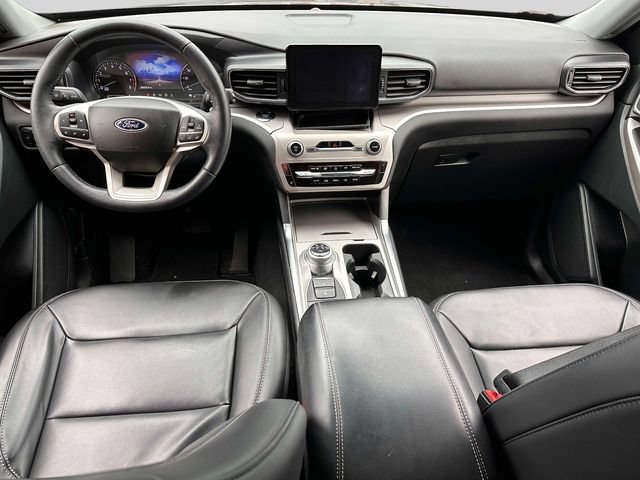 Used 2023 Ford Explorer XLT w/ Equipment Group 202A AWD/4WD image 14