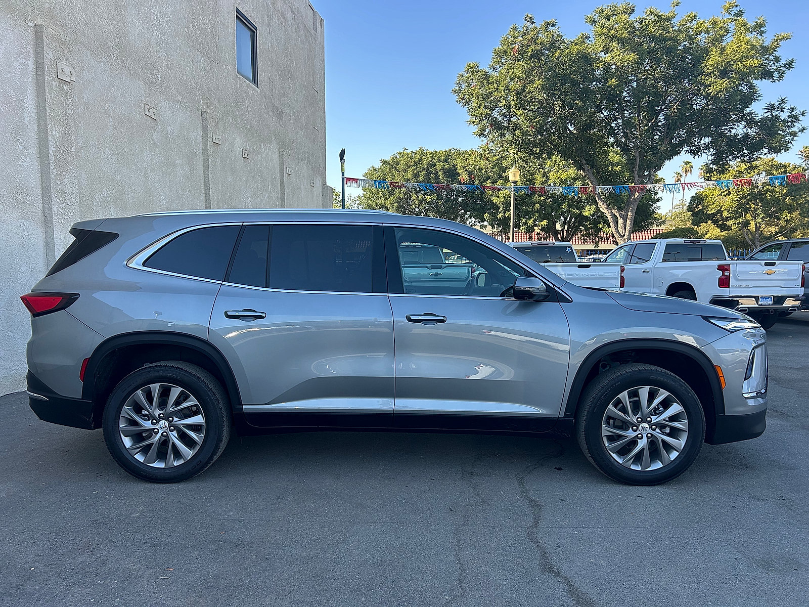 Used 2026 Buick Enclave Preferred FWD image 2