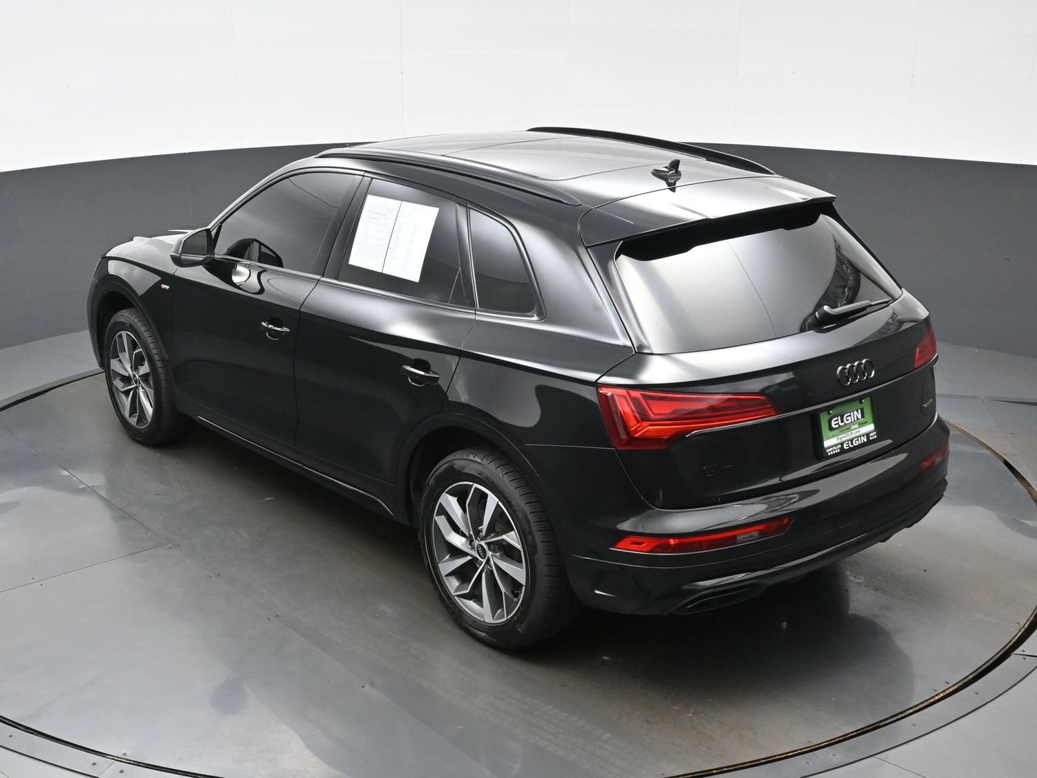 Used 2024 Audi Q5 2.0T Premium w/ Summer of Audi Package AWD/4WD image 40