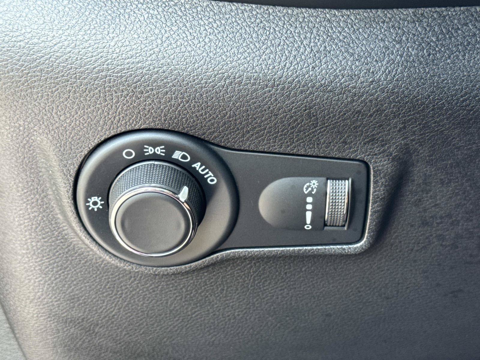 Certified 2023 Jeep Compass Sport AWD/4WD image 17
