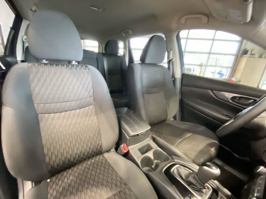 Used 2020 Nissan Rogue S AWD/4WD image 26