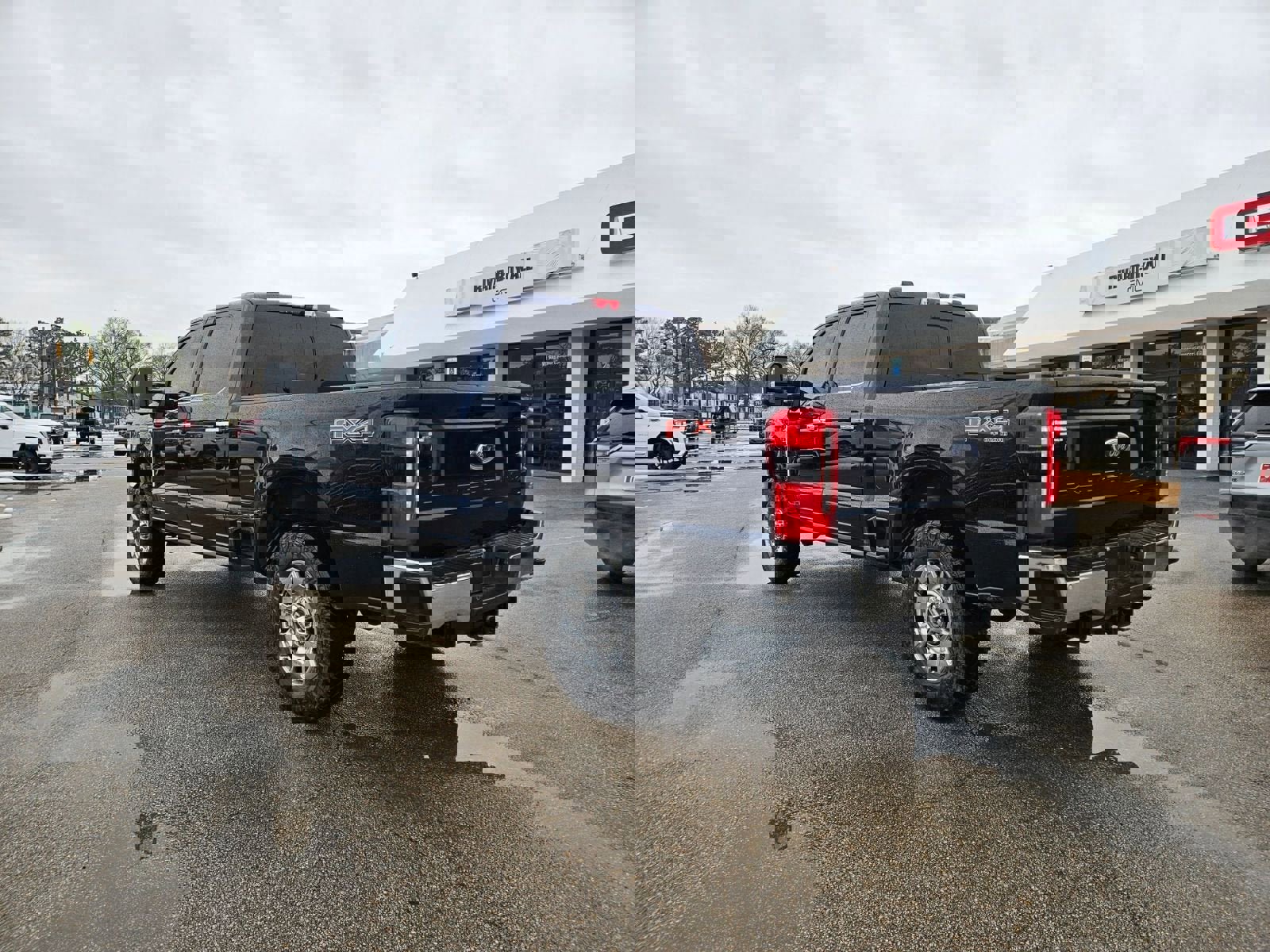 Used 2024 Ford F250 Lariat w/ Chrome Package image 3