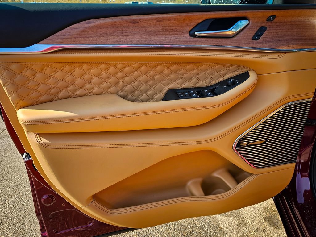 New 2026 Jeep Grand Cherokee Summit image 9