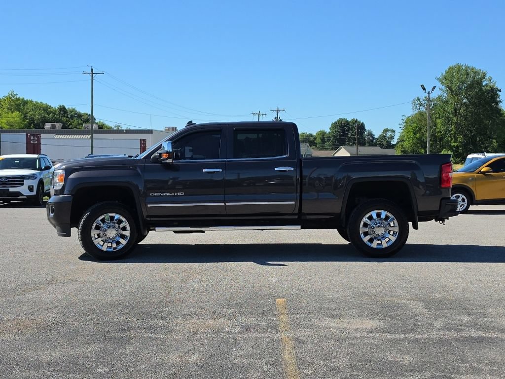 Used 2016 GMC Sierra 2500 Denali w/ Duramax Plus Package AWD/4WD image 4