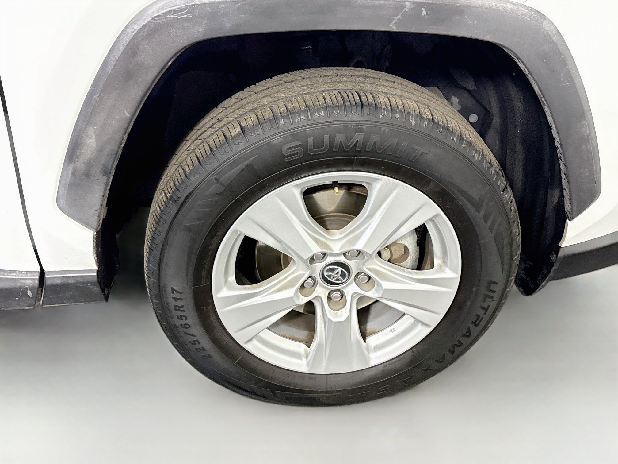 Used 2020 Toyota RAV4 XLE w/ Carpet Mat Package AWD/4WD image 32