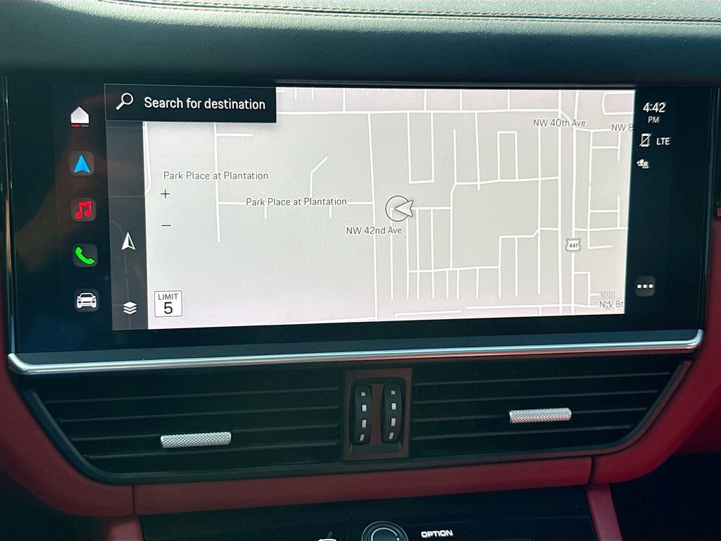 Used 2022 Porsche Cayenne image 14