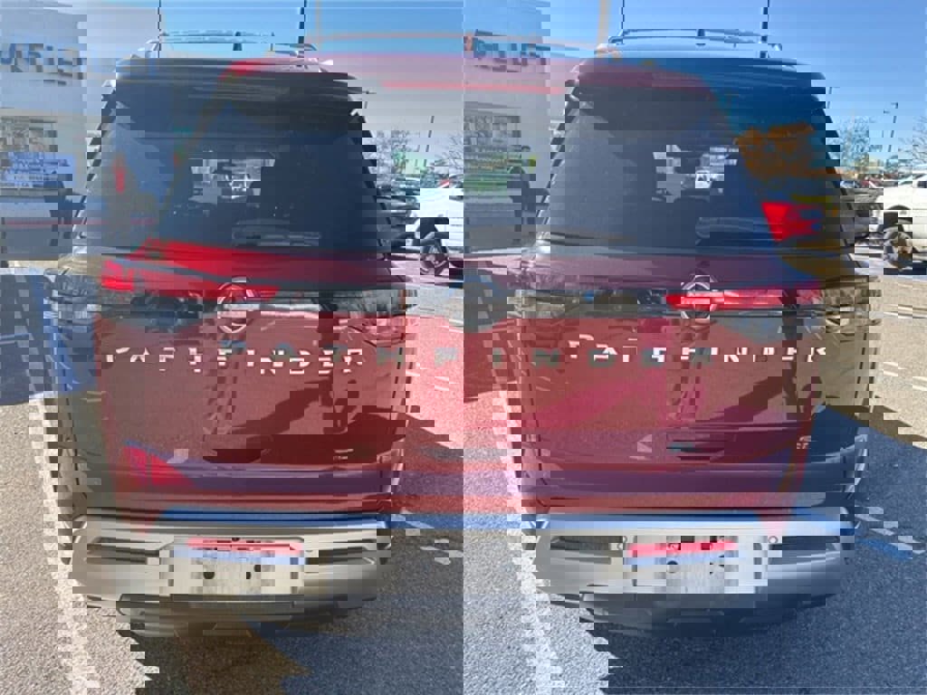 Used 2022 Nissan Pathfinder SL image 4
