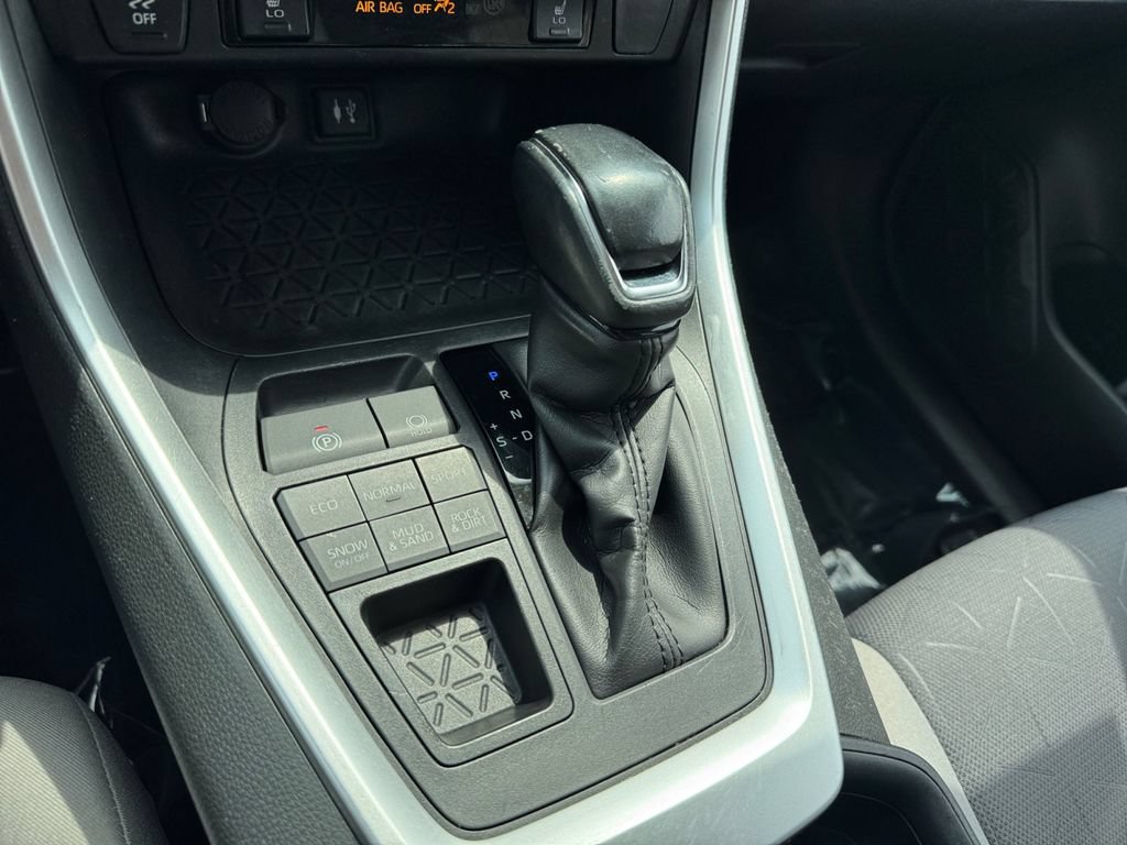 Certified 2019 Toyota RAV4 XLE w/ Convenience Package AWD/4WD image 25