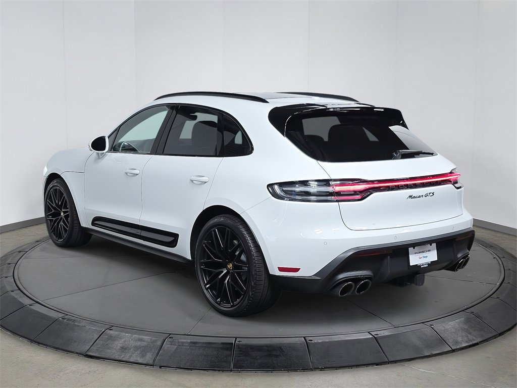 Certified 2025 Porsche Macan GTS image 3