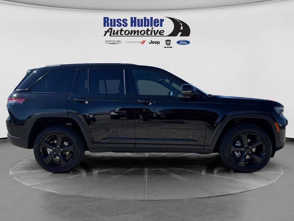 New 2025 Jeep Grand Cherokee Altitude AWD/4WD image 8