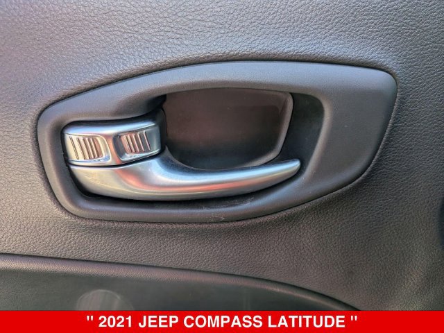 Used 2021 Jeep Compass Latitude w/ Convenience Group AWD/4WD image 12