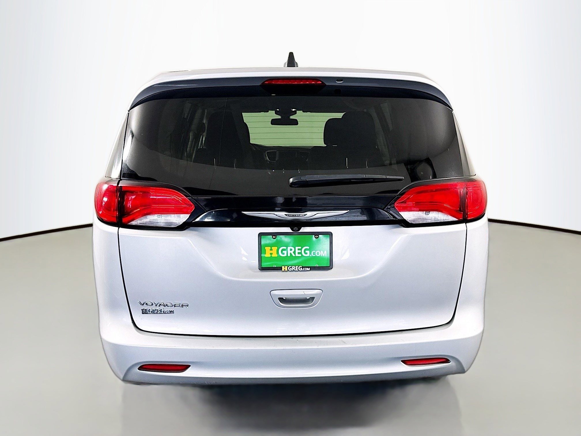 Used 2022 Chrysler Voyager LX FWD image 8