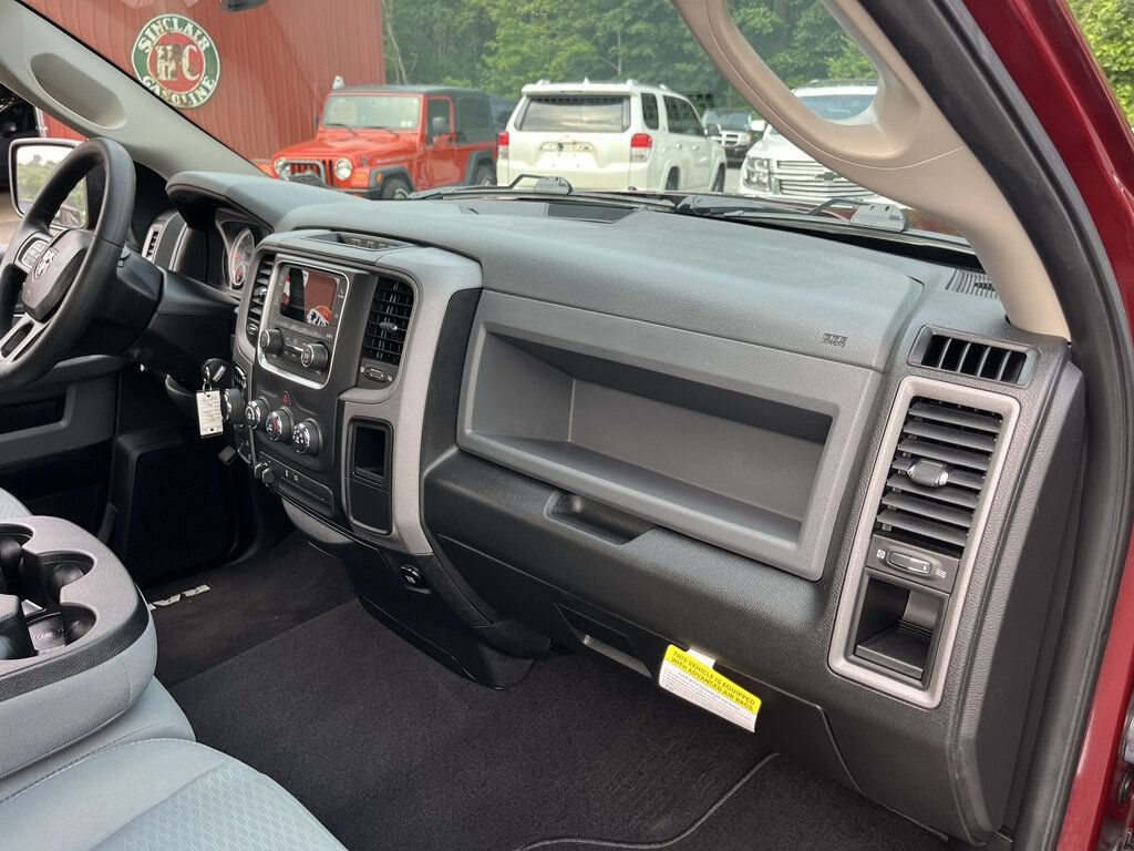 Used 2017 RAM 1500 Express AWD/4WD image 34