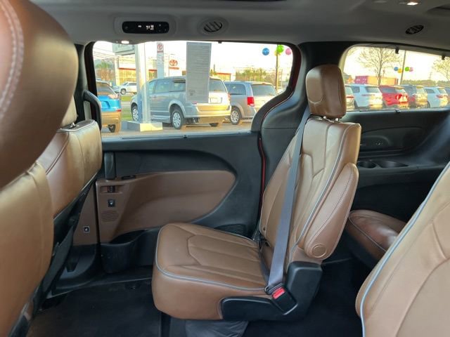 Used 2018 Chrysler Pacifica Limited w/ Tire & Wheel Group image 13