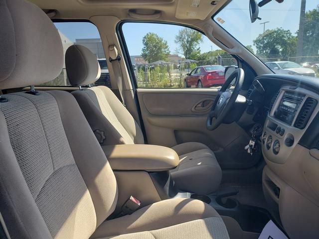 Used 2004 MAZDA Tribute LX w/ Luxury Pkg AWD/4WD image 19