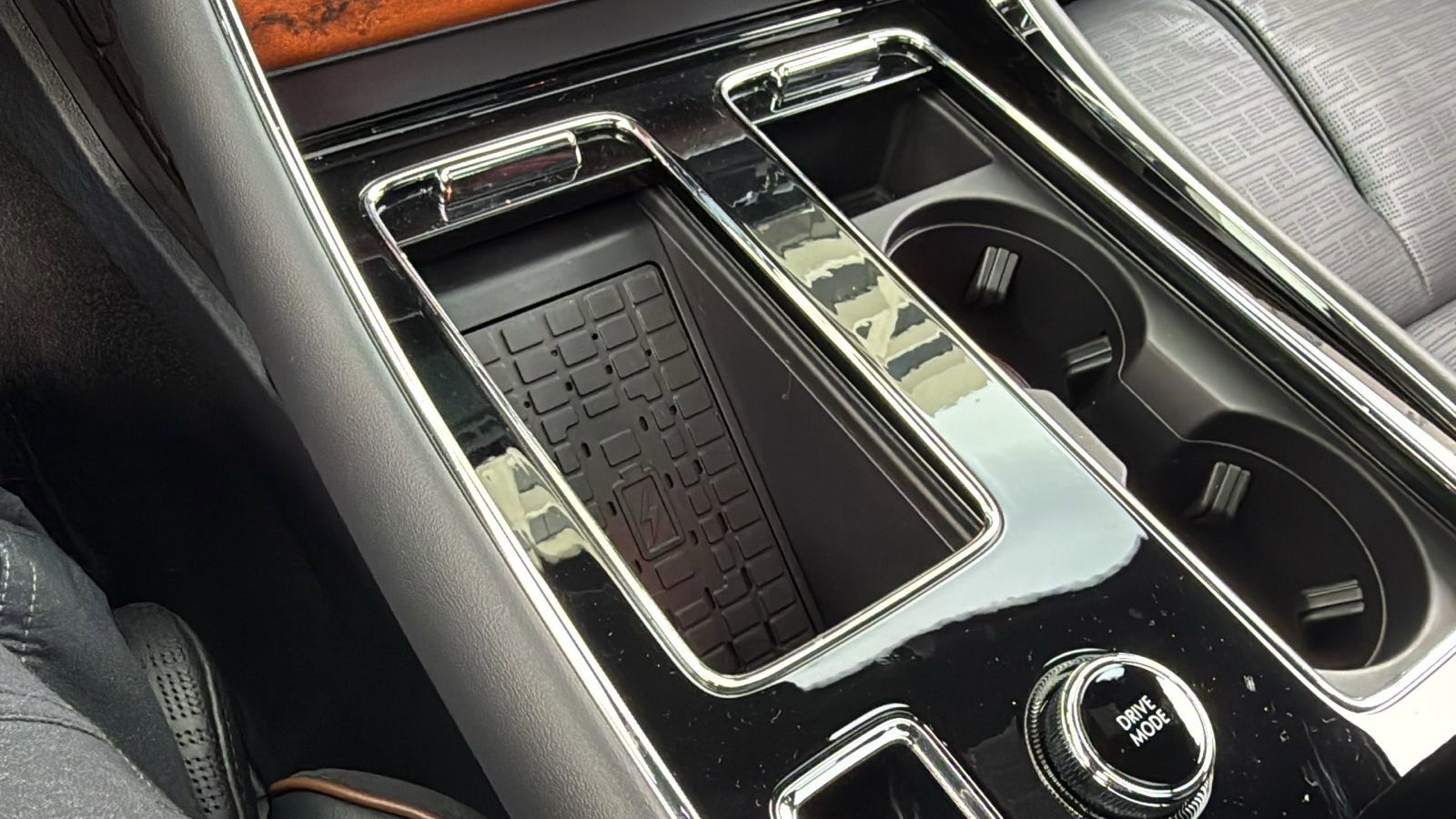 New 2025 Lincoln Aviator Black Label w/ Black Label Special Edition AWD/4WD image 24