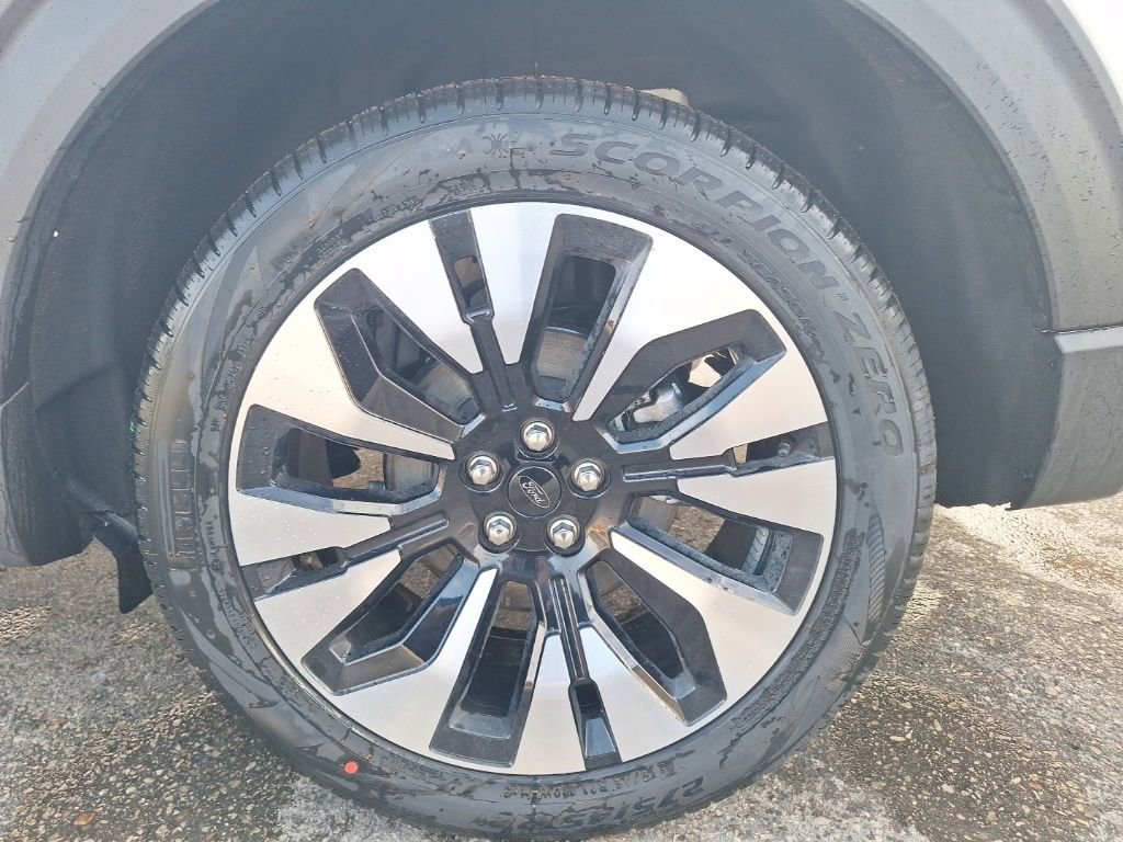 New 2026 Ford Explorer Platinum w/ LUX Leather Package image 14