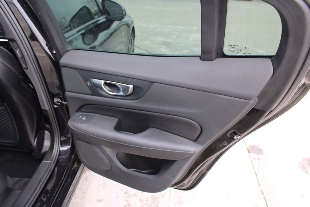 Used 2024 Volvo S60 B5 Plus image 23