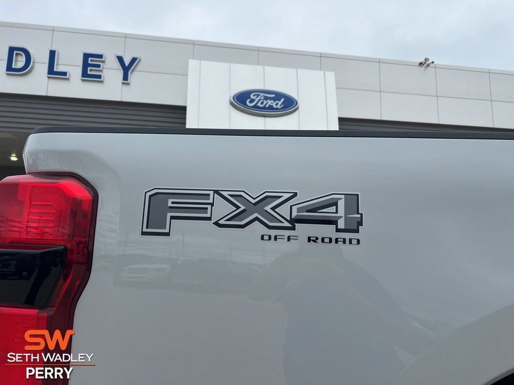 New 2026 Ford F350 Lariat w/ Black Appearance Package image 4