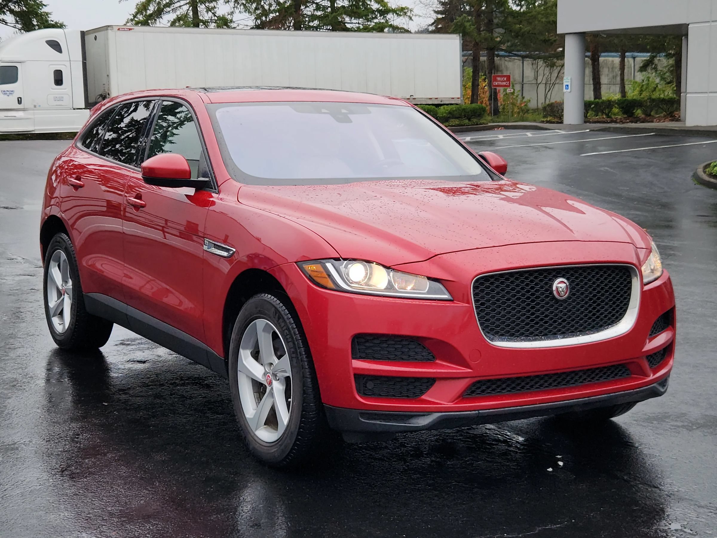 Used 2017 Jaguar F-PACE Premium AWD/4WD image 5