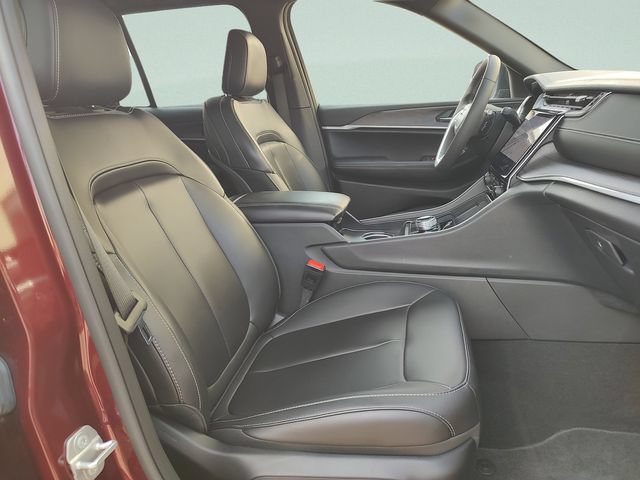 Used 2025 Jeep Grand Cherokee Limited RWD image 27