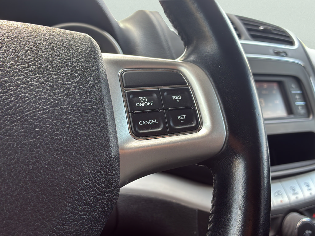 Used 2020 Dodge Journey SE w/ SE Popular Equipment Group FWD image 34