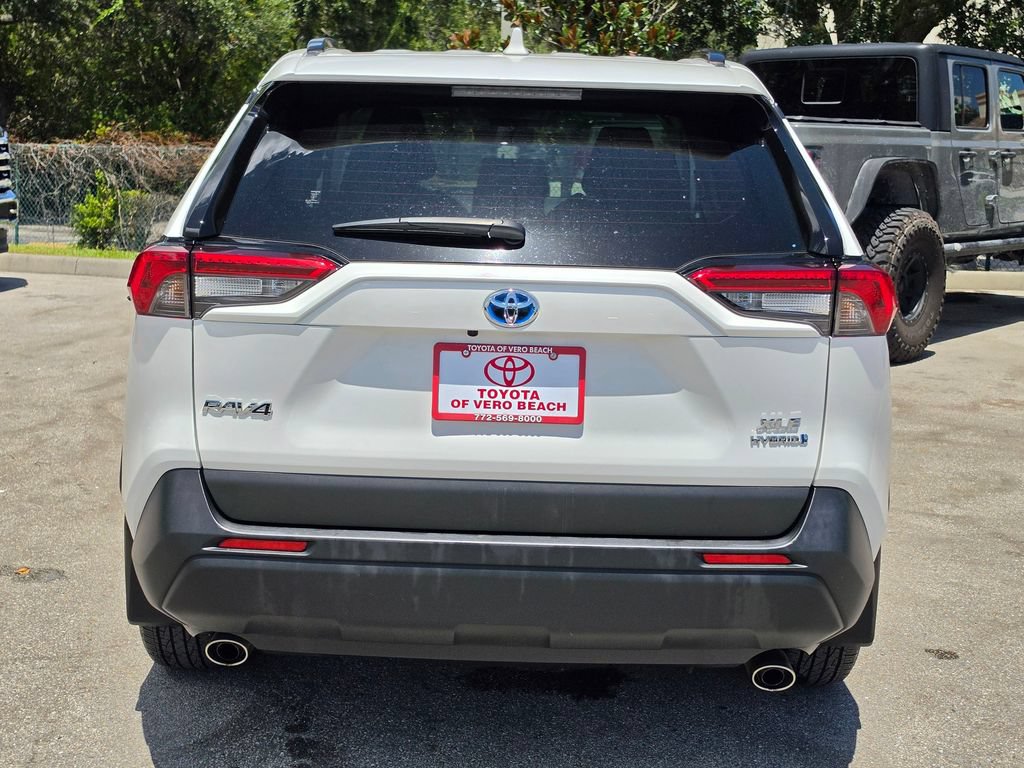 Certified 2022 Toyota RAV4 XLE AWD/4WD image 5