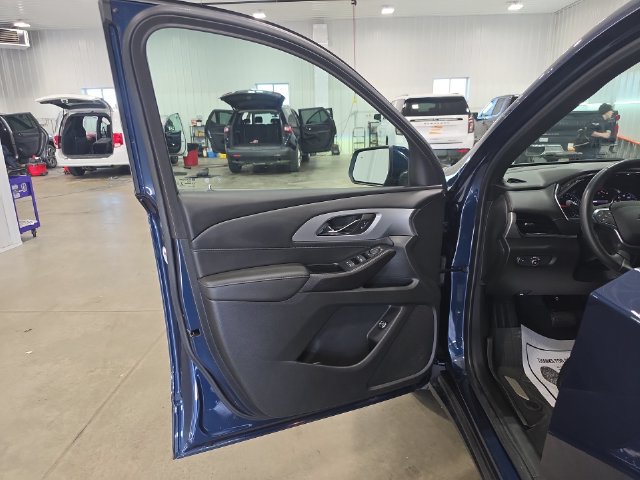 Used 2023 Chevrolet Traverse LT AWD/4WD image 24