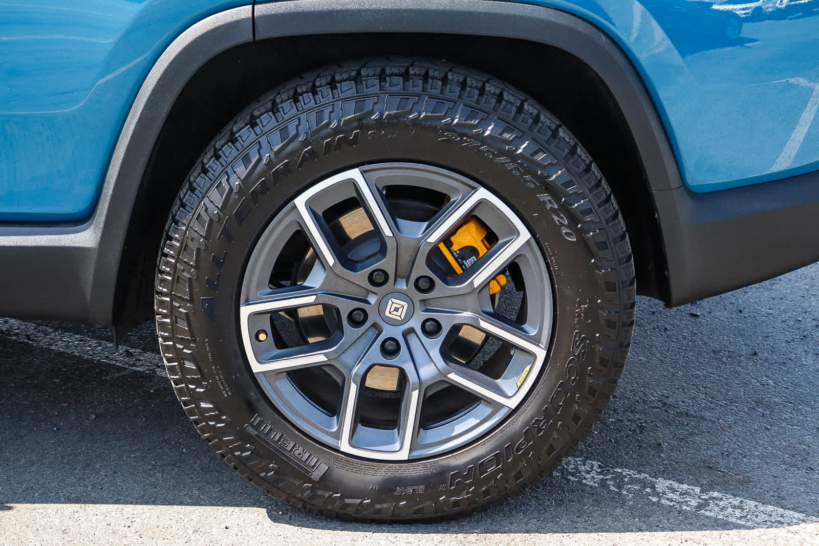 Used 2023 Rivian R1S Adventure image 10