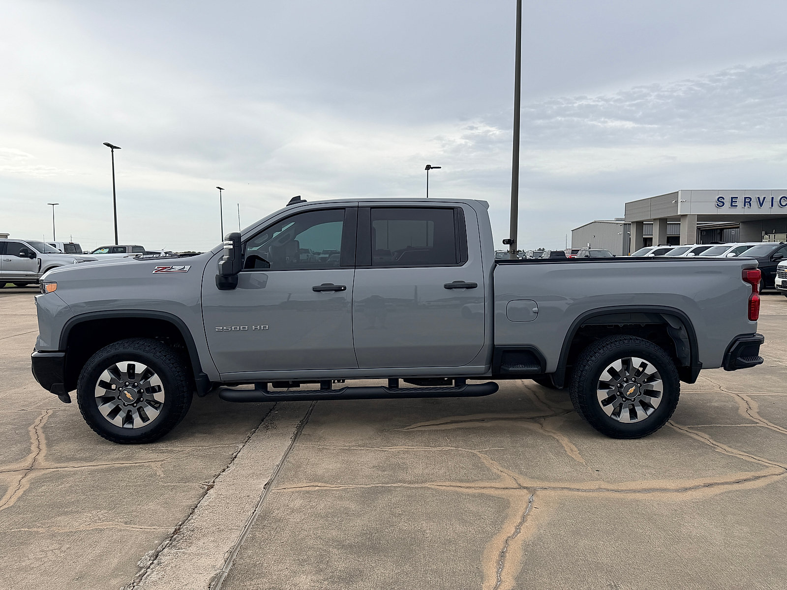 Used 2025 Chevrolet Silverado 2500 Custom w/ Custom Value Package AWD/4WD image 4