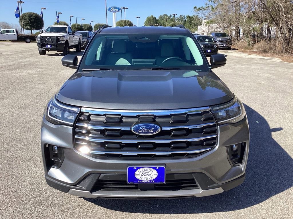 New 2026 Ford Explorer Active w/ Active Comfort Package image 2