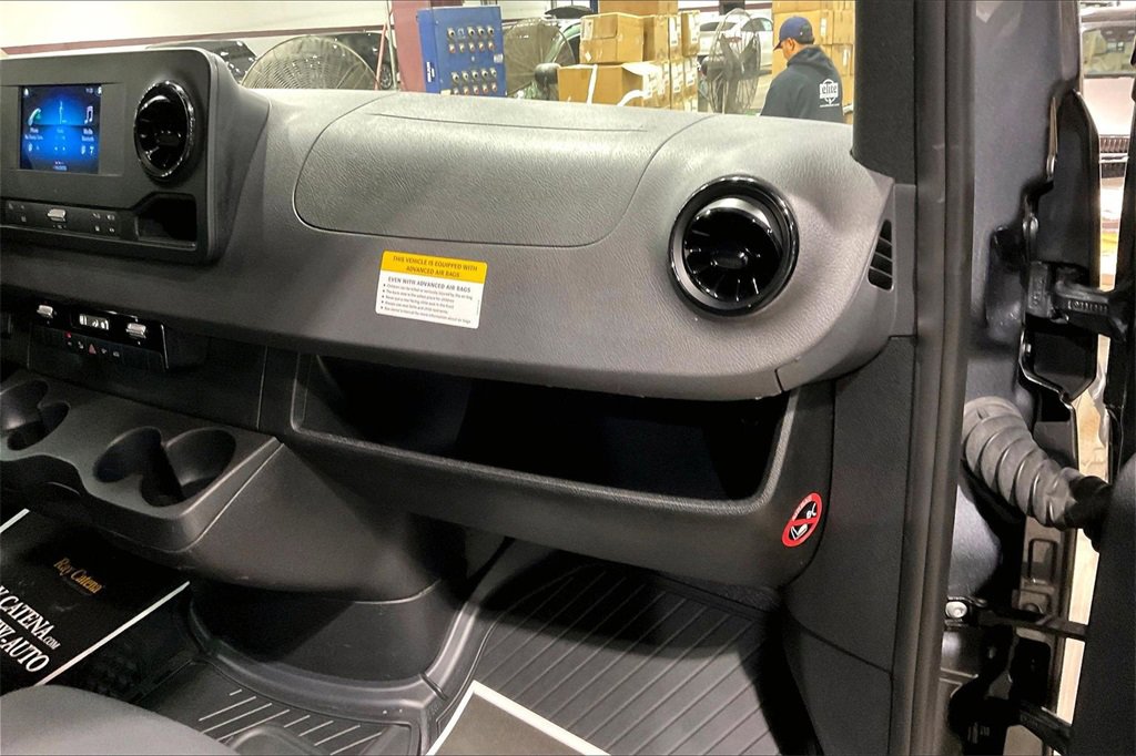 Used 2023 Mercedes-Benz Sprinter 2500 image 14