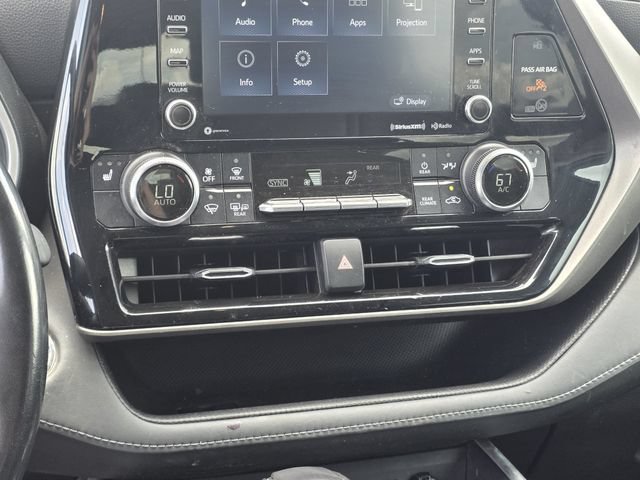 Used 2022 Toyota Highlander XLE FWD image 21