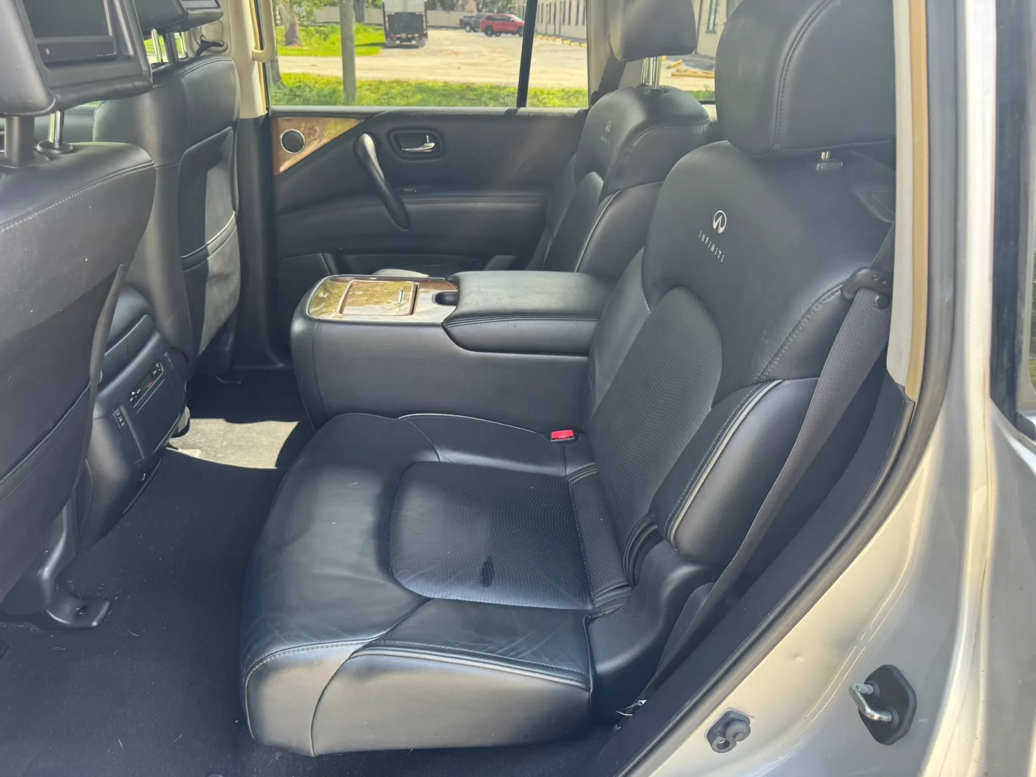 Used 2014 INFINITI QX80 2WD w/ Theater Package image 14