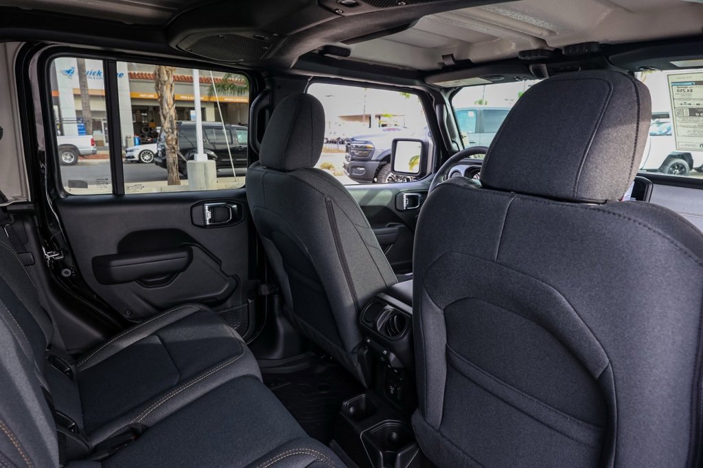 New 2025 Jeep Gladiator Willys image 16