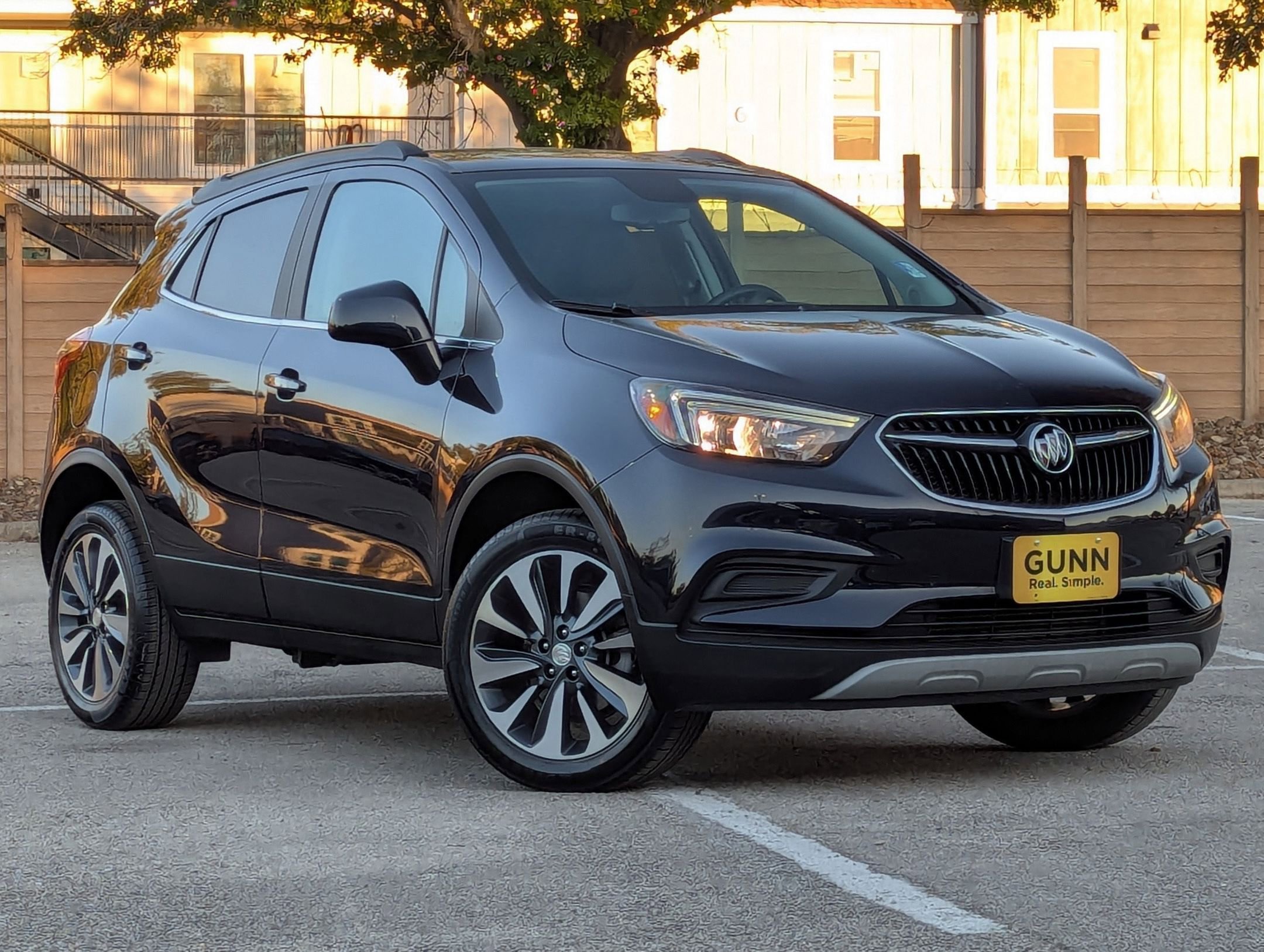 Used 2022 Buick Encore Preferred image 3