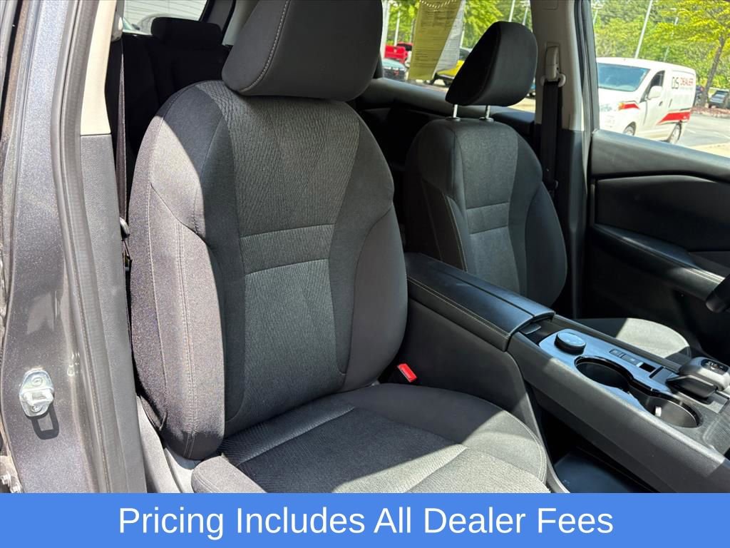 Used 2025 Nissan Rogue SV AWD/4WD image 19