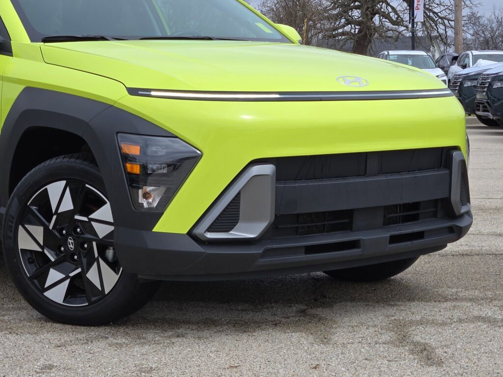 Used 2024 Hyundai Kona SEL AWD/4WD image 2