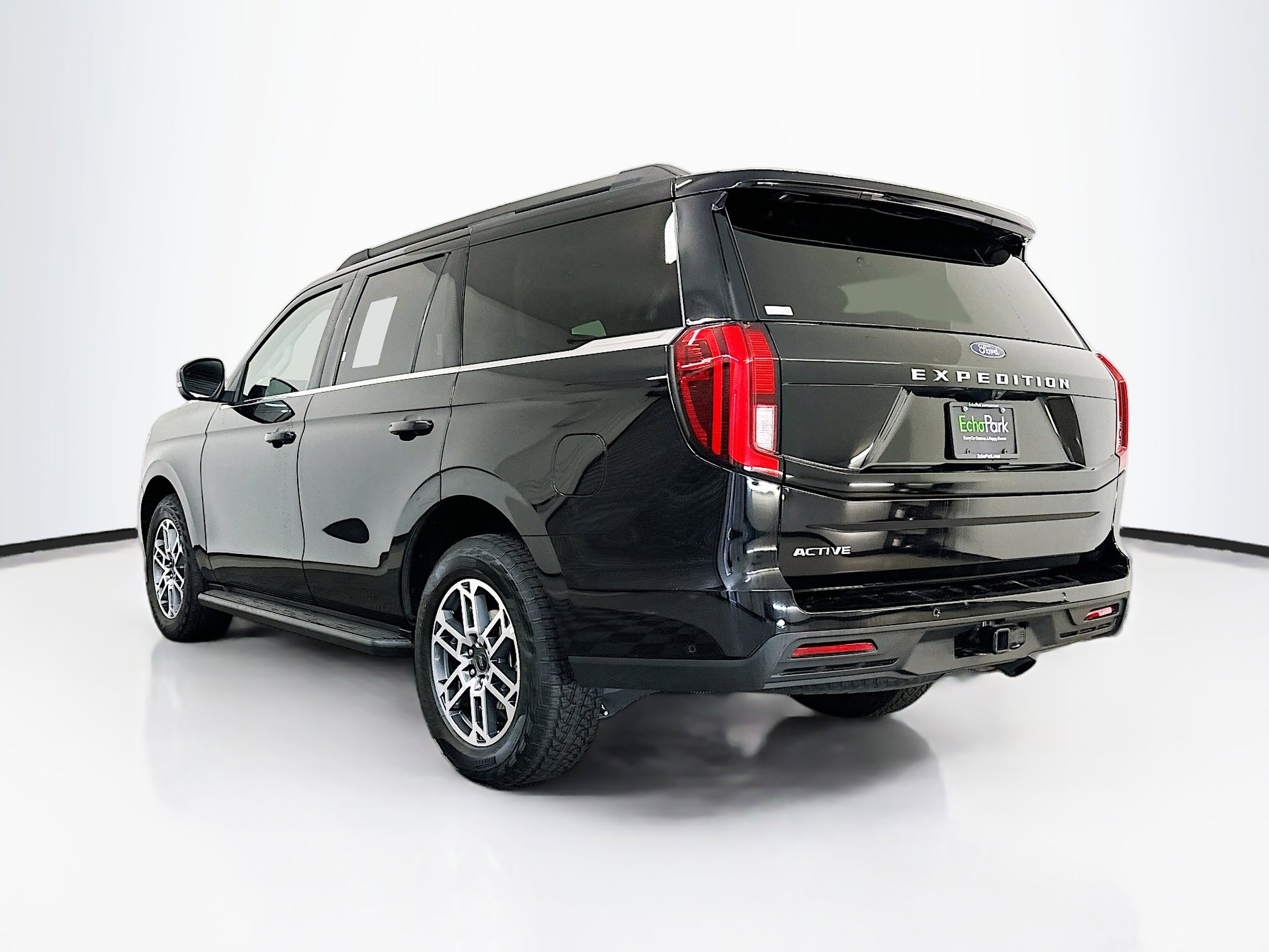 Used 2025 Ford Expedition Active AWD/4WD image 5