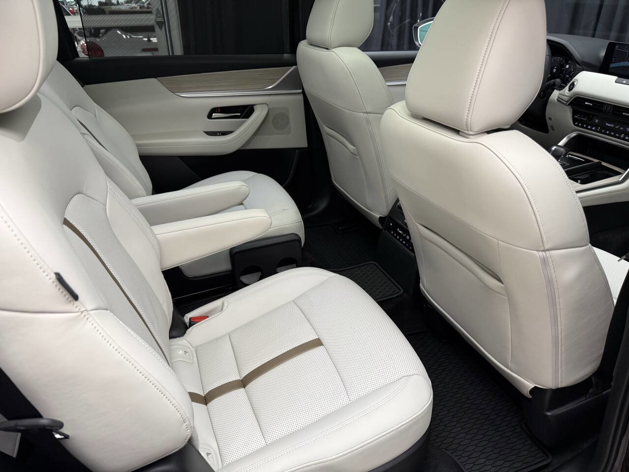 Used 2024 MAZDA CX-90 Plug-In Hybrid w/ Premium Plus AWD/4WD image 28