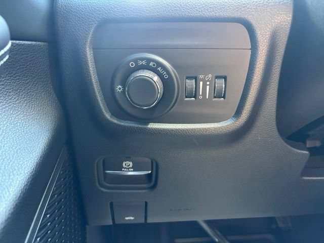 Used 2024 Jeep Grand Cherokee L Laredo AWD/4WD image 14