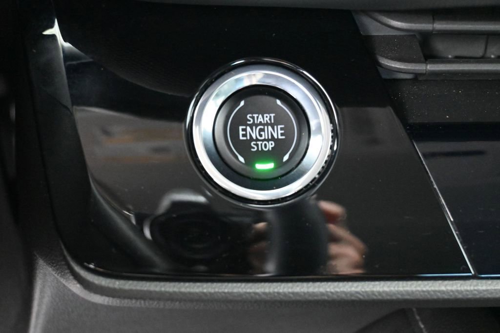 Used 2024 Buick Envision Preferred AWD/4WD image 42