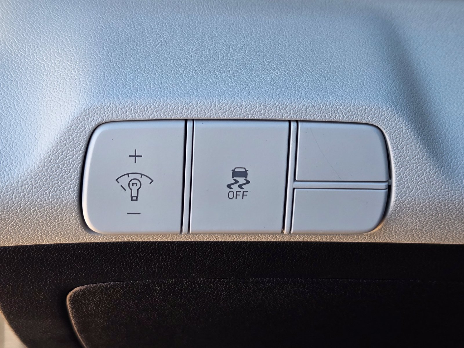 New 2026 Hyundai Elantra SEL Sport FWD image 16