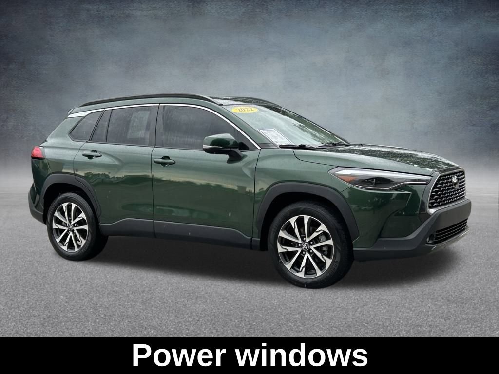 Used 2022 Toyota Corolla Cross XLE image 4