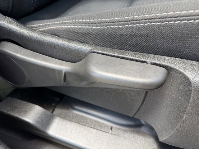 Used 2024 GMC Terrain SLE w/ Driver Convenience Package FWD image 29