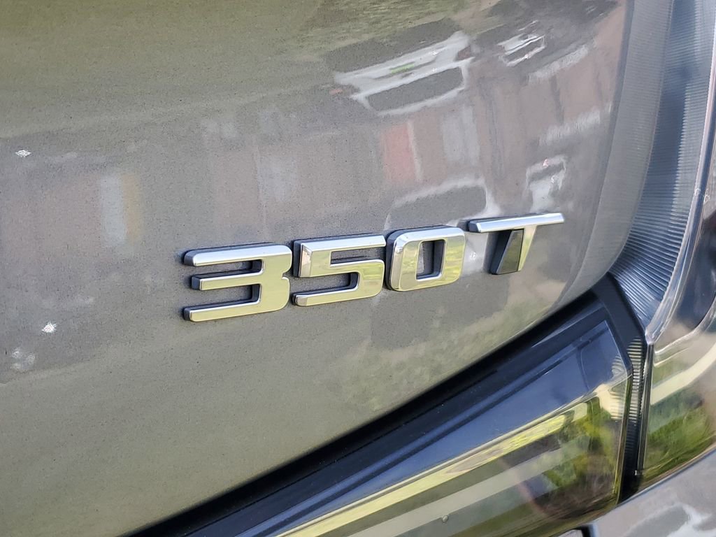 Used 2023 Cadillac XT4 Sport w/ Enhanced Visibility Package image 9